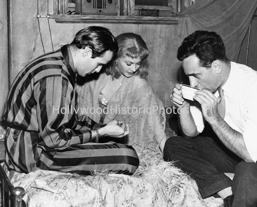 Elia Kazan and Marlon Brando and Vivien Leigh 1951 Streetcar Named Desire WM.jpg